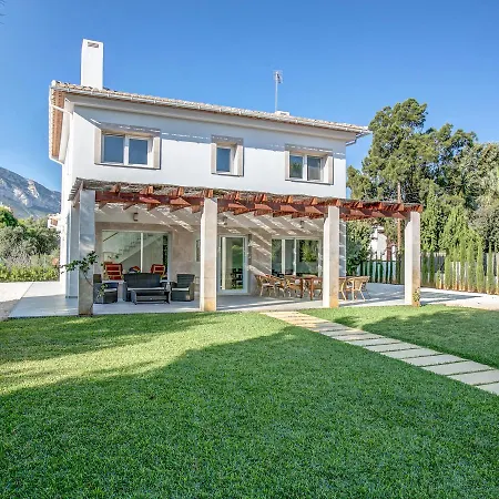 Los Dragos Villa *