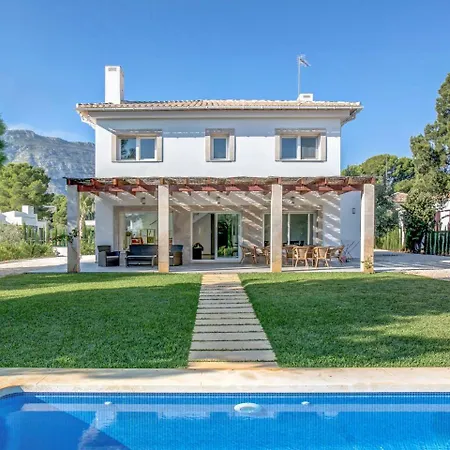 Villa Los Dragos